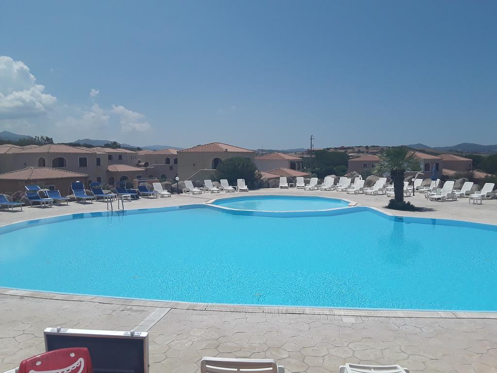 Sardinia Beach Apartments Aglientu Bagian luar foto